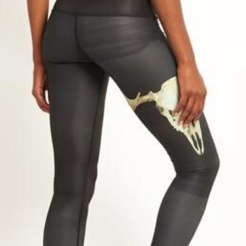 Teeki Deer Medicine Charcoal NWT Med